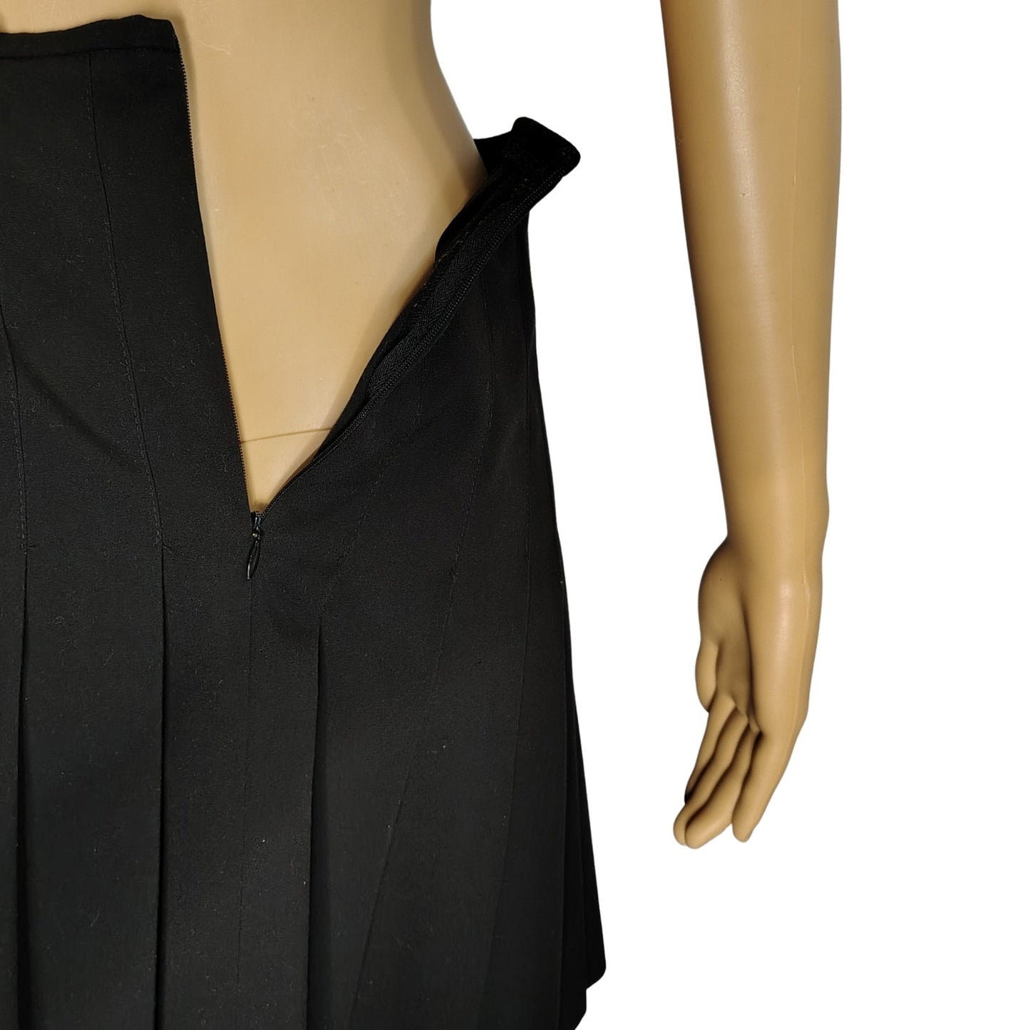 Norma Kamali Black Pleated Short Drop Waist Skirt Size 6