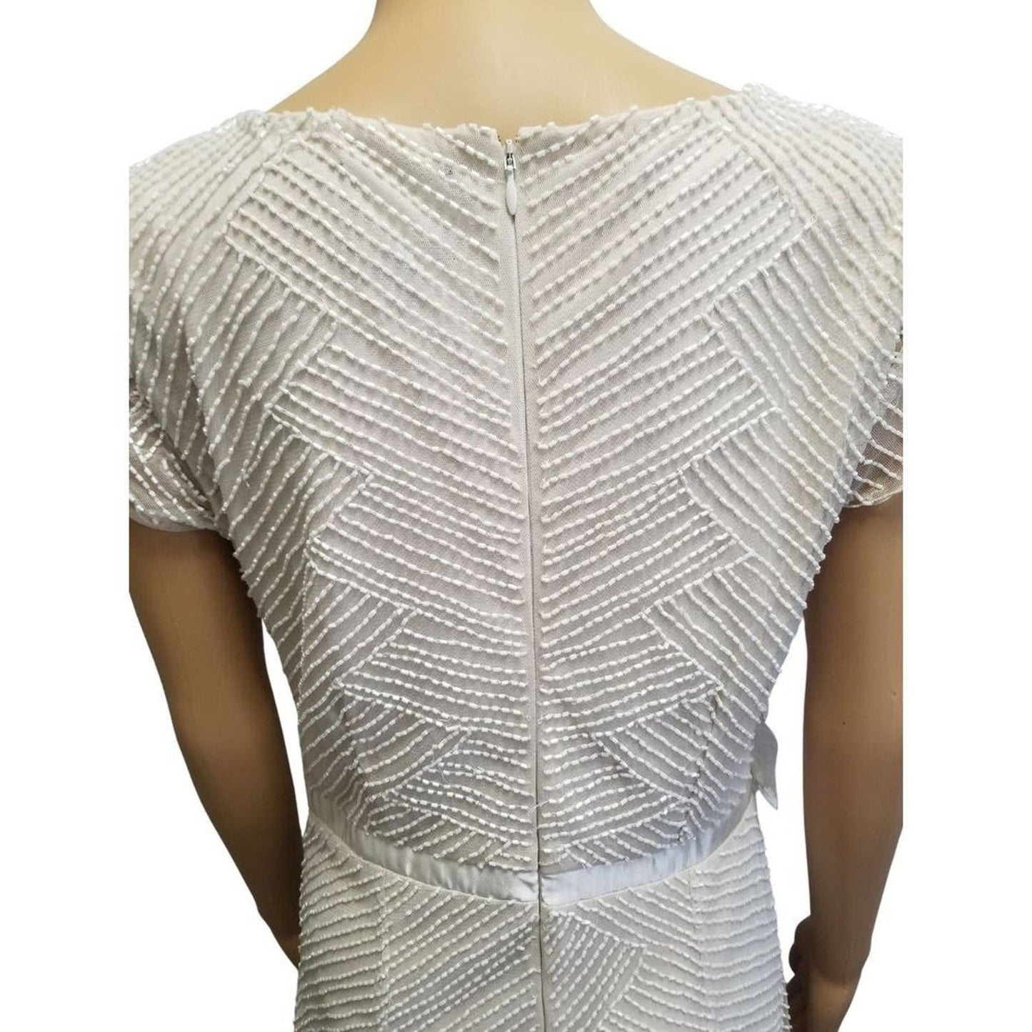 WEDDING GOWN | ADRIANNA PAPELL Cream Beaded Short Sleeve Formal Sweeper Size 12