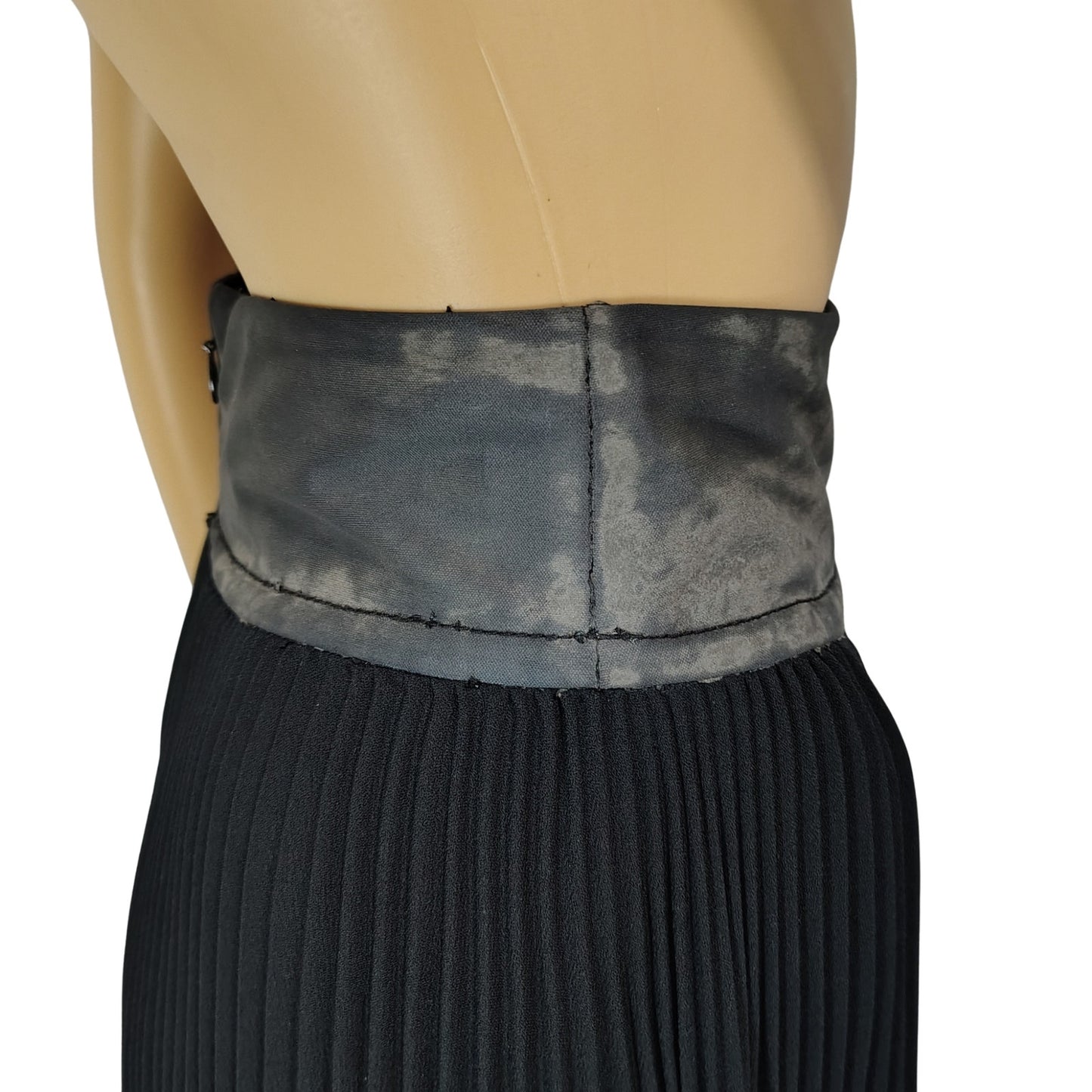 Black Gray High Waisted Pleated Ruffle Full Circle Fit & Flare Skirt Size 0