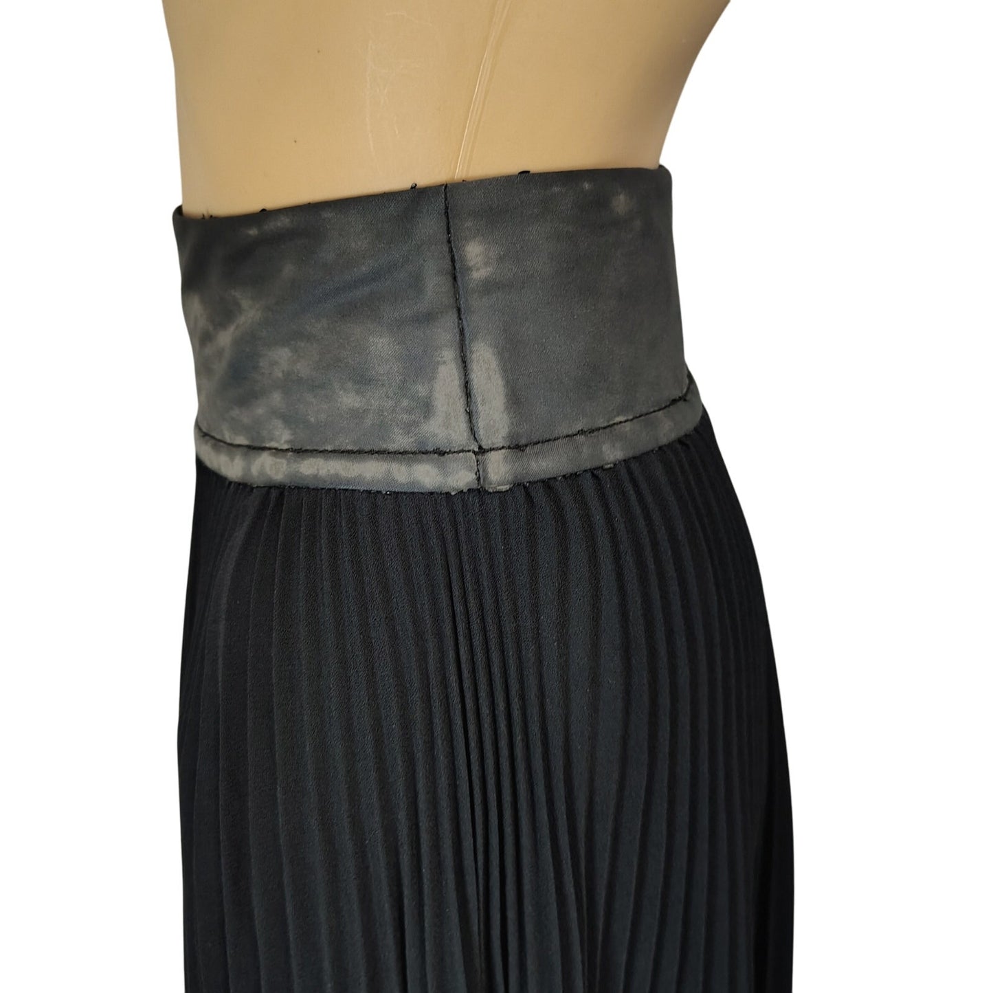 Black Gray High Waisted Pleated Ruffle Full Circle Fit & Flare Skirt Size 0
