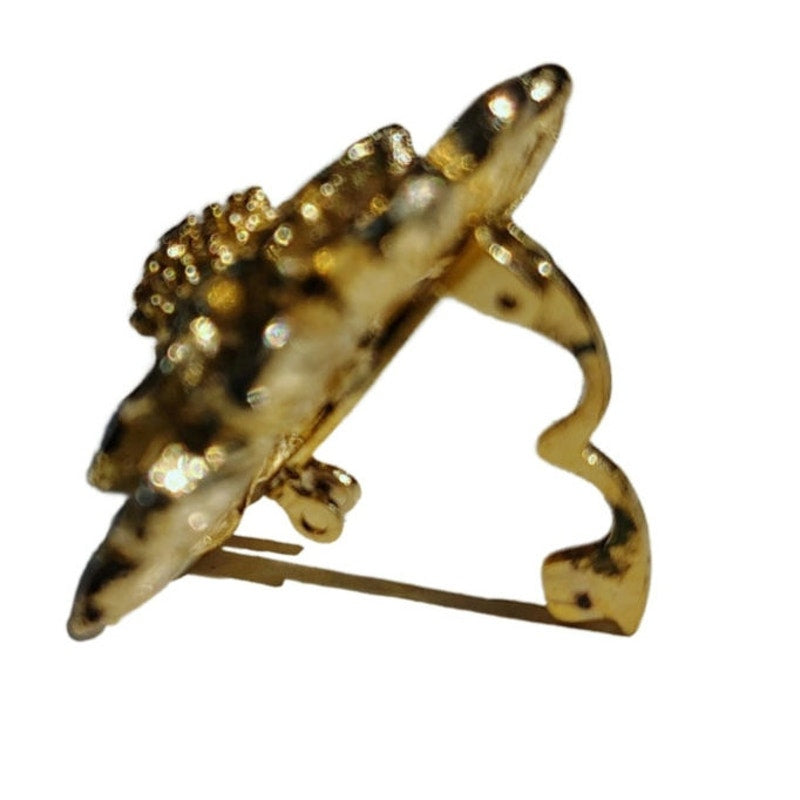 DuBarry Fifth Avenue Scarf Clip Round Flower Vintage Gold Tone Necklace 1.25"