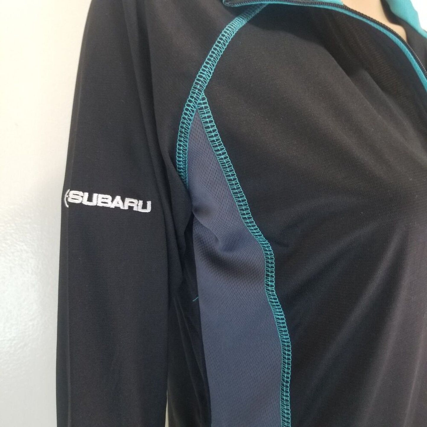 Subaru Black Label Black with Blue Pullover Zip Up Collar Shirt Size Small