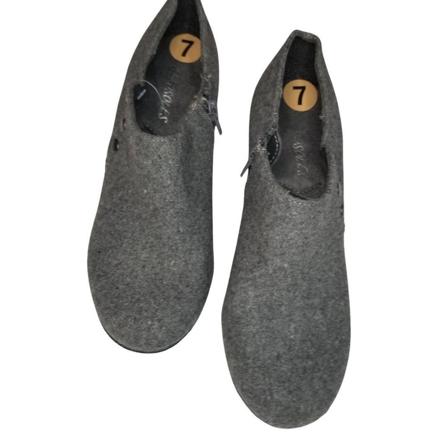 Booties Gray Fabric Round Toe High Heels Inside Zip Closure Size 7 Vegan New