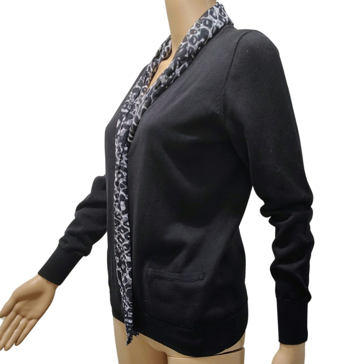 Tahari Black Cardigan Button Up Sweater Gray Leopard Print Trim Size Med Petite