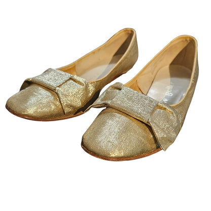 Vintage 1960s Andrew Geller Metallic Gold Bow Heels Round Toe Size 6.5 B / AA [Vintage]