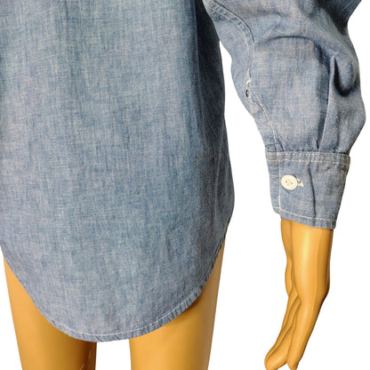 1970s Embroidered Daisies Chambray Blue Long Sleeve Button Up Shirt Size Medium [Vintage]