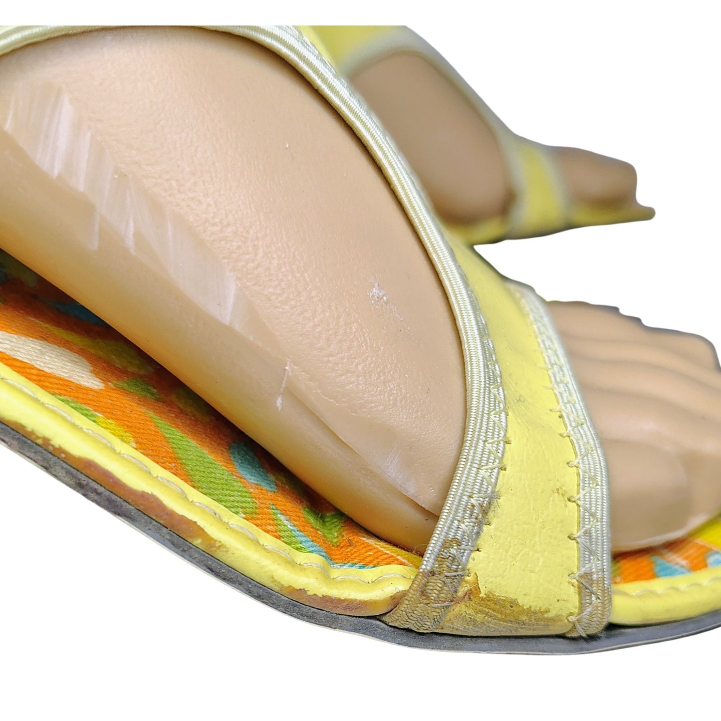 1960 - 1970s Yellow Flower Power Bohemian Era Sandals Low Heel Cut Out Design Size 6.5 [Vintage]