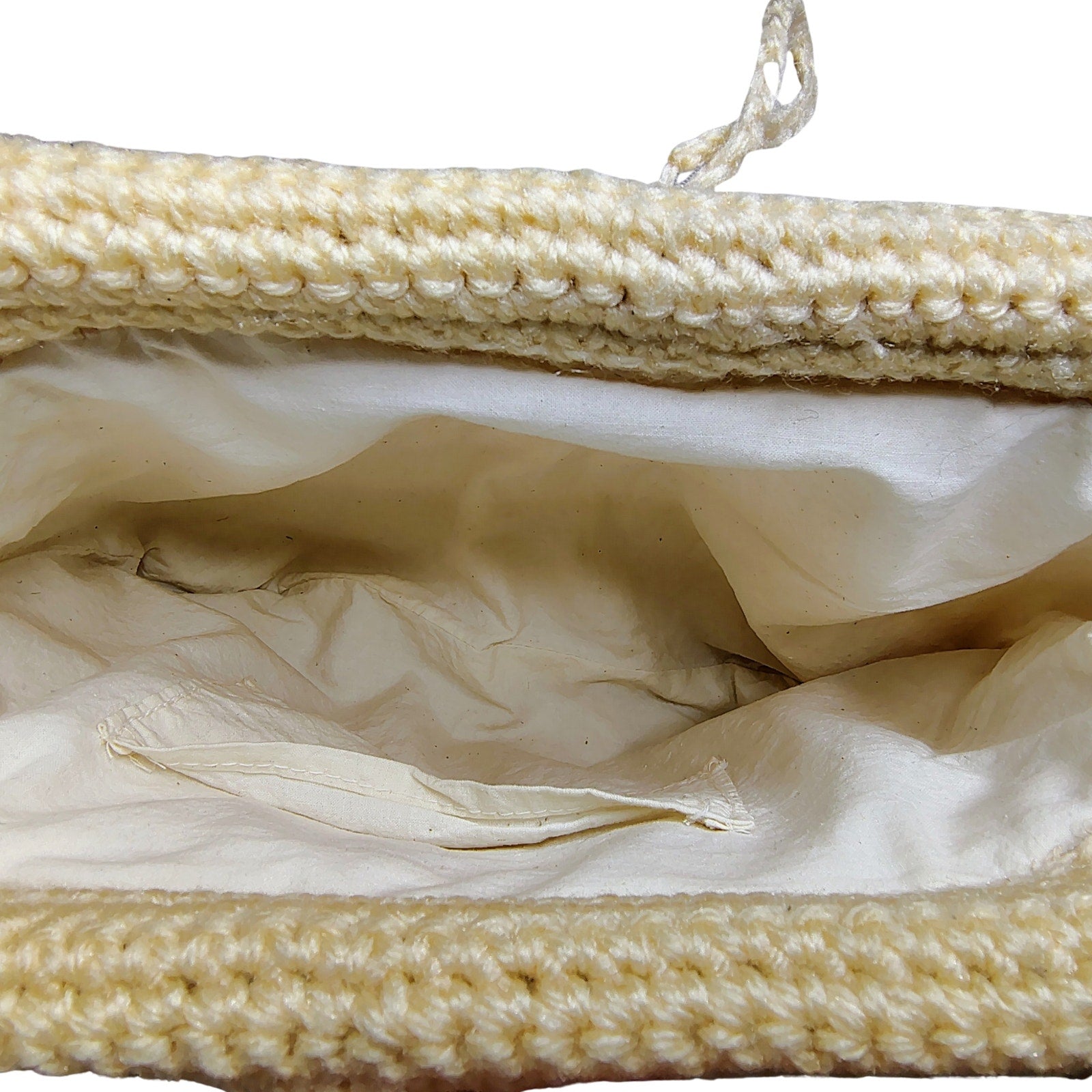 60s Crochet Cord Popcorn Pattern Beige Hand Bag Maxi Clutch Wooden Toggle Purse [Vintage]