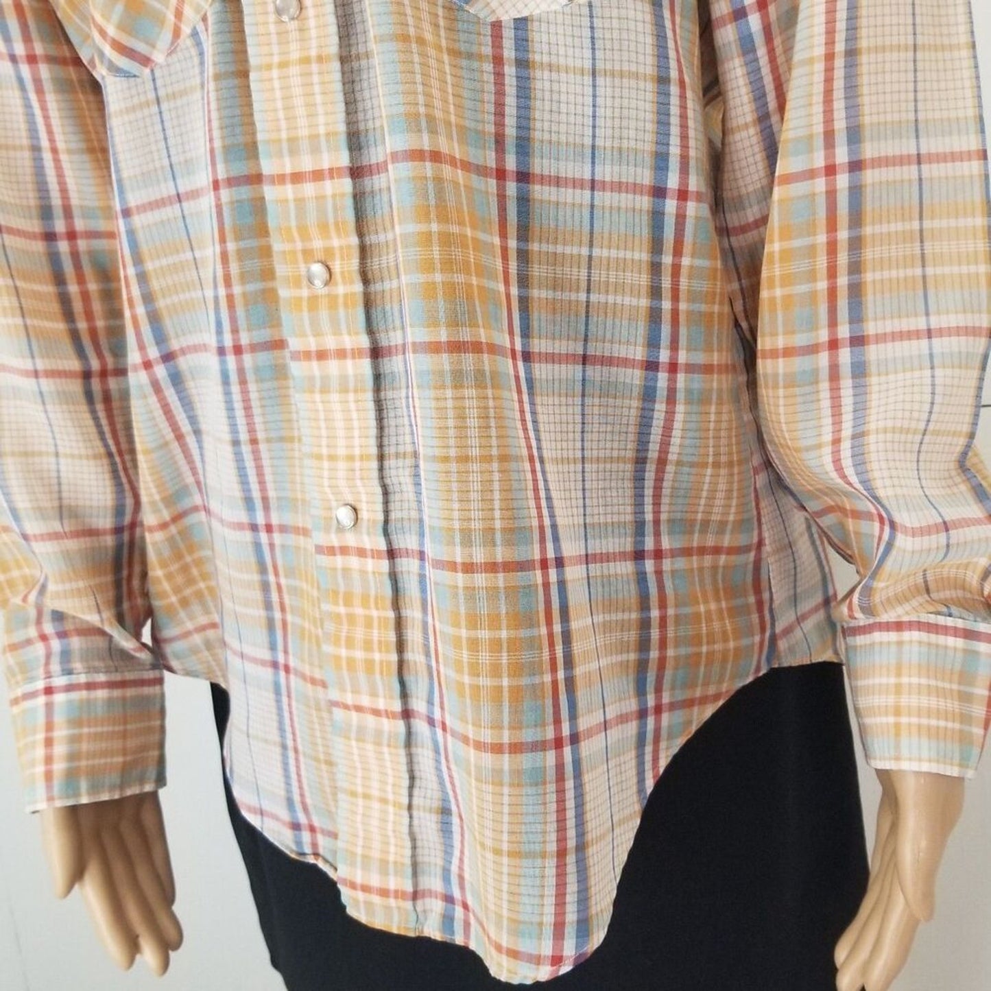 1970s Levi's Western Cowboy Button Up Shirt Big E White Tab Plaid Size Medium [Vintage]