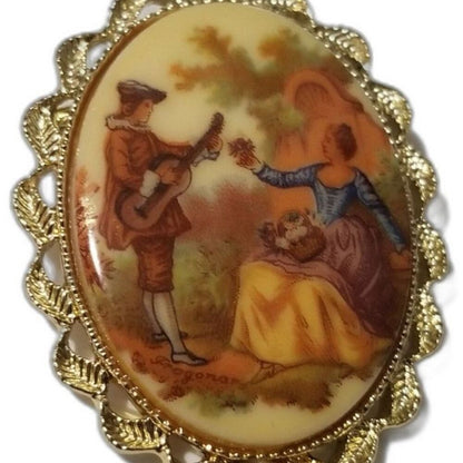 Victorian Design Oval Courting Lover Brooch Gold Scallop Frame by Fragonard [Vintage]