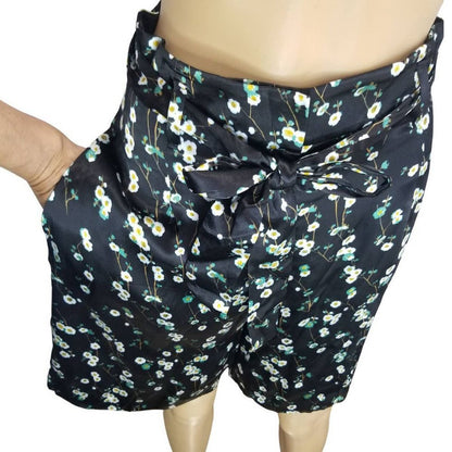Mossimo Dutti Black Silk Long Bermuda Shorts Floral Belt Hidden Pockets Size 6