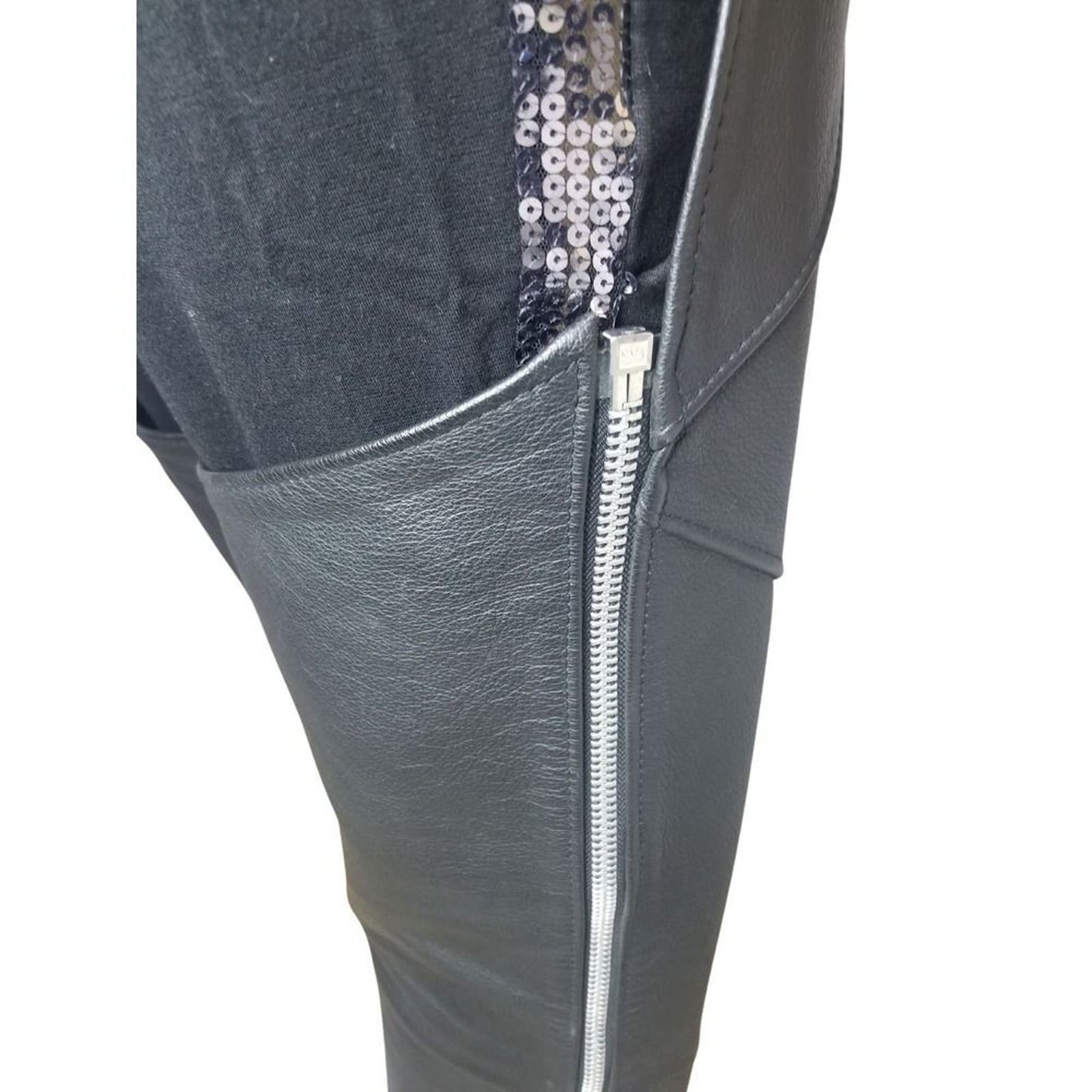 Mens Black Leather Chaps Tie Back Snap Ankle HARLEY DAVIDSON Made USA Size Small [Vintage]