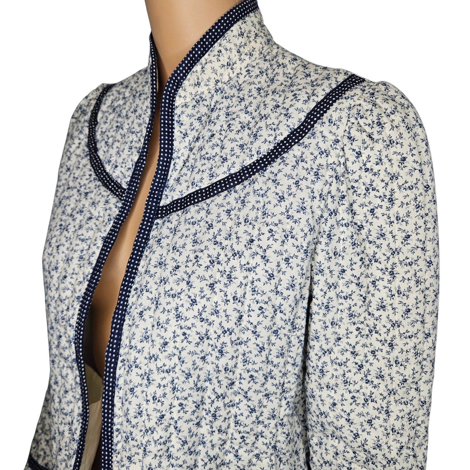 1970s Jessicas Gunnies Blue White Floral Quilted Blazer San Francisco Size Small