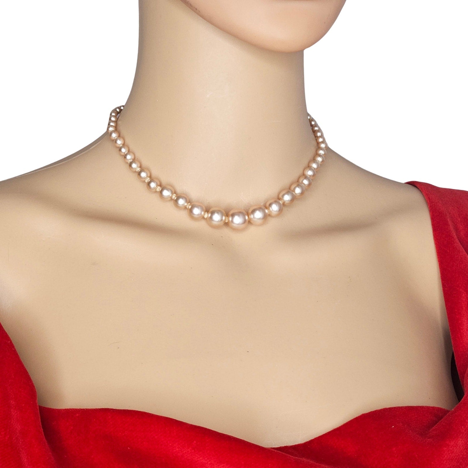 1950s Champagne Color Graduating Faux Pearl Single Strand Choker Necklace Japan [Vintage]
