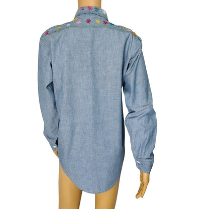 1970s Embroidered Daisies Chambray Blue Long Sleeve Button Up Shirt Size Medium [Vintage]