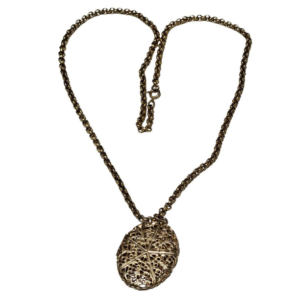1970s Victorian Style Vintage Brass Oval Filigree Locket Necklace Gold Tone [Vintage]
