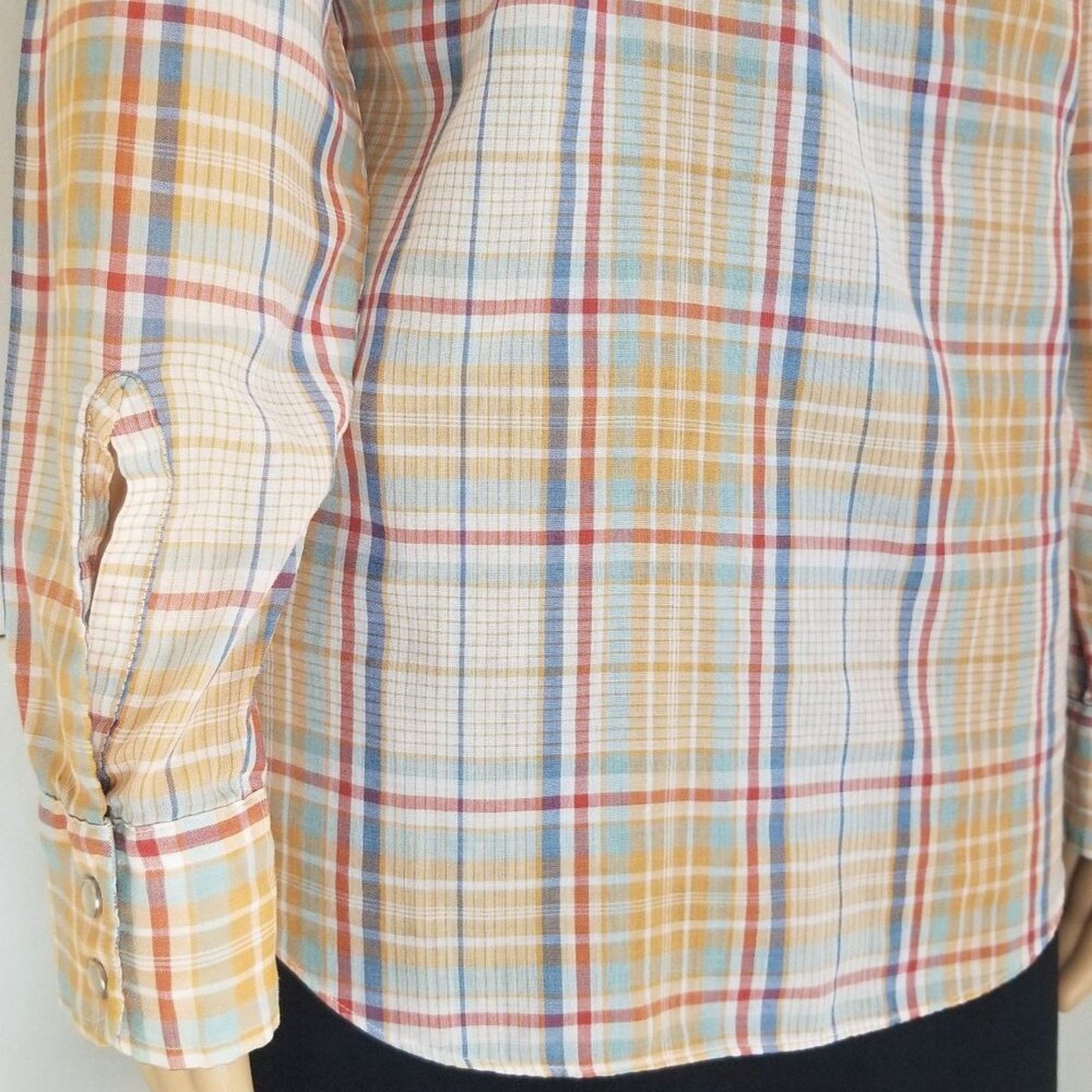 1970s Levi's Western Cowboy Button Up Shirt Big E White Tab Plaid Size Medium [Vintage]