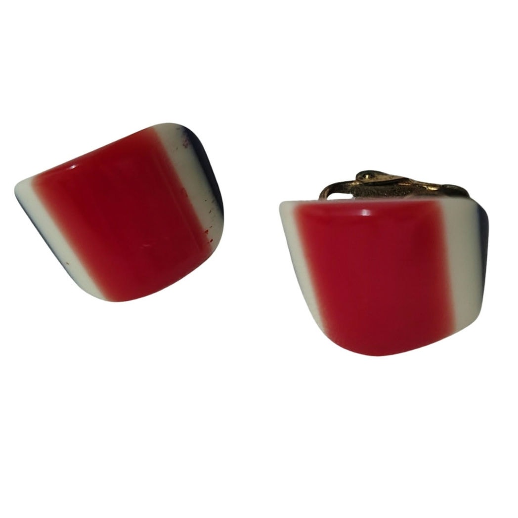 1980s Lucite Red White Blue Clip On Earrings Stacked Design [Vintage]