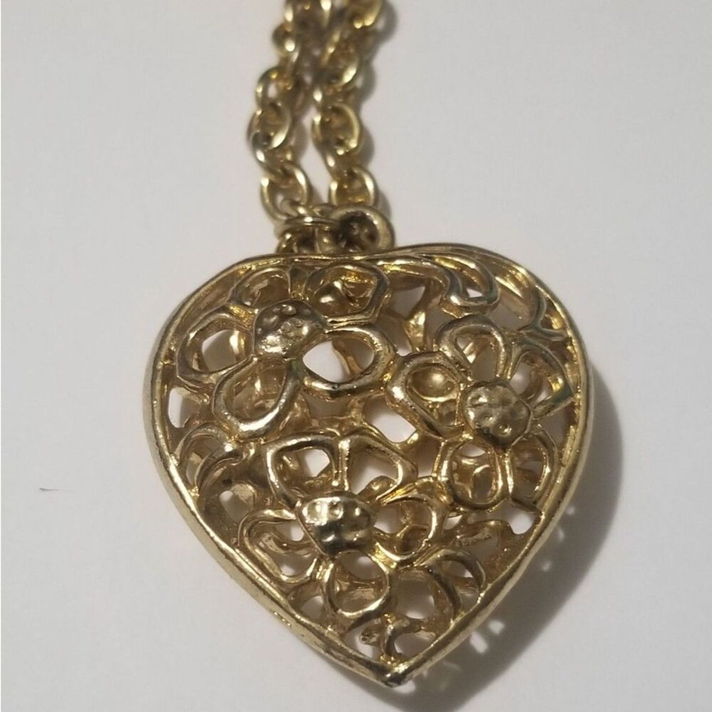 Vintage Pierced Cut Out 3D Puffy Heart Pendant Chain Link Statement Necklace