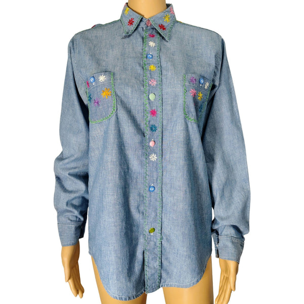 1970s Embroidered Daisies Chambray Blue Long Sleeve Button Up Shirt Size Medium [Vintage]