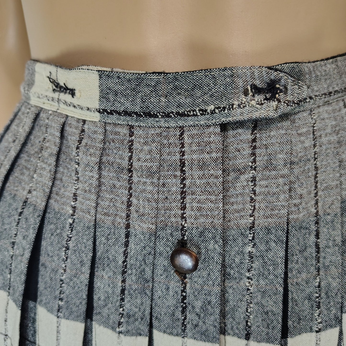 1960s Pleated Brown Plaid Reversible Button Up A Line Skirt Size XS [Vintage]