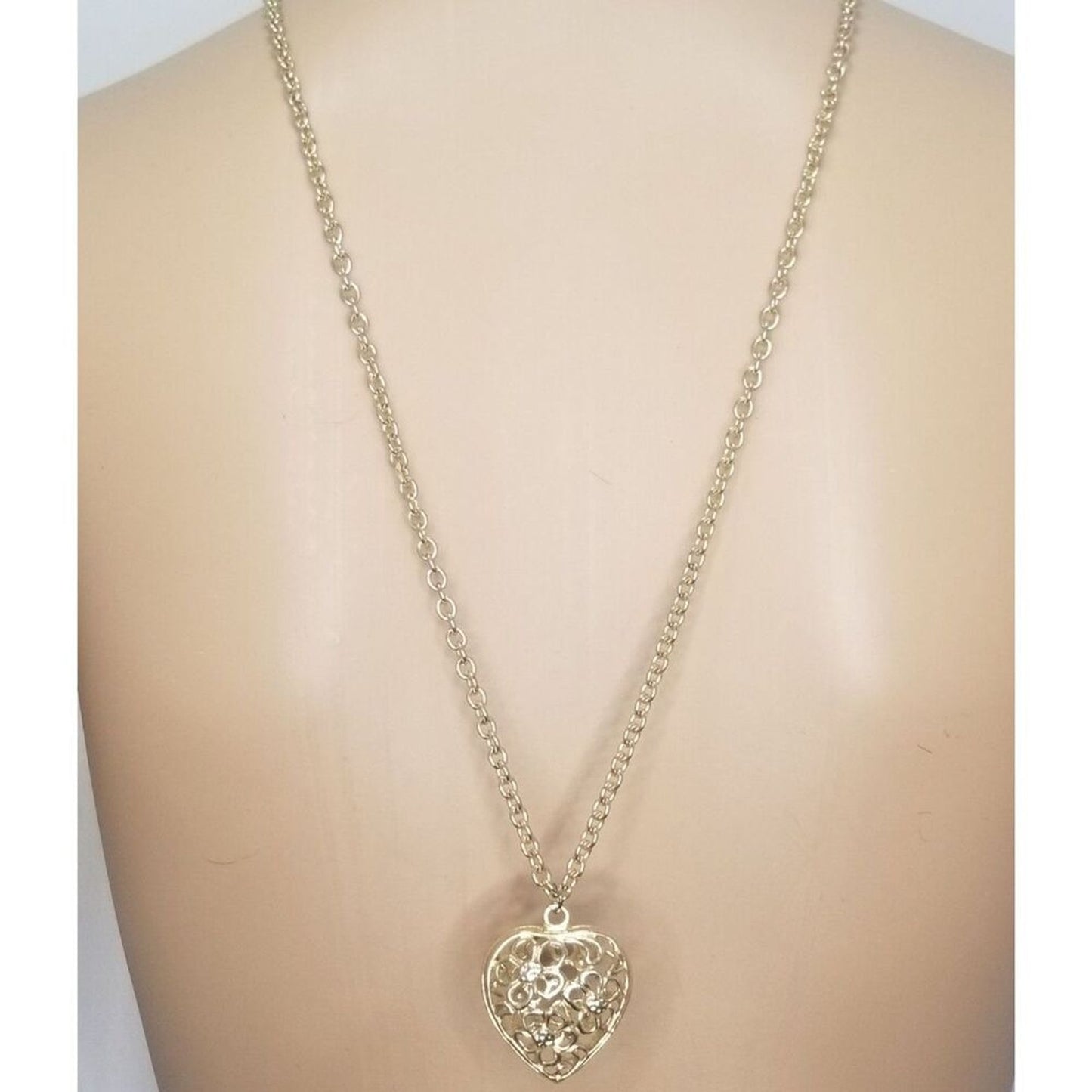 Vintage Pierced Cut Out 3D Puffy Heart Pendant Chain Link Statement Necklace