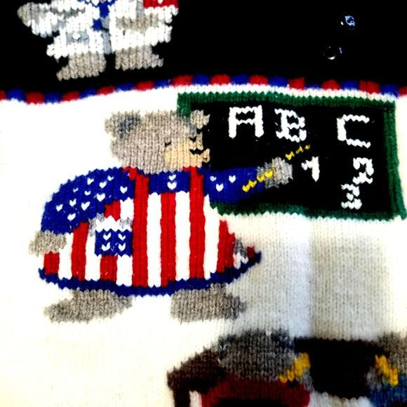 Hand Knit Pure Wool Pullover Collar Sweater Teddy Bear Motif Medium [VINTAGE]