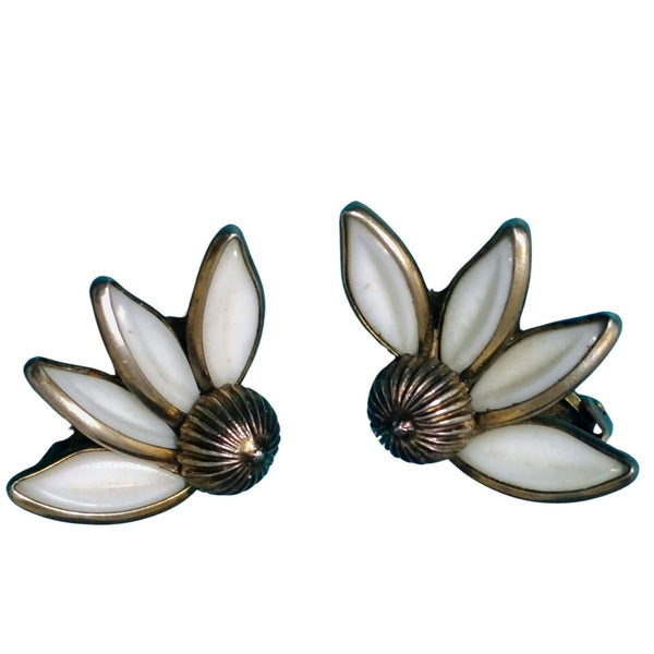 1949 Crown Trifari Clip-on Earrings White Milk Glass Signed Pair Daisy Petals