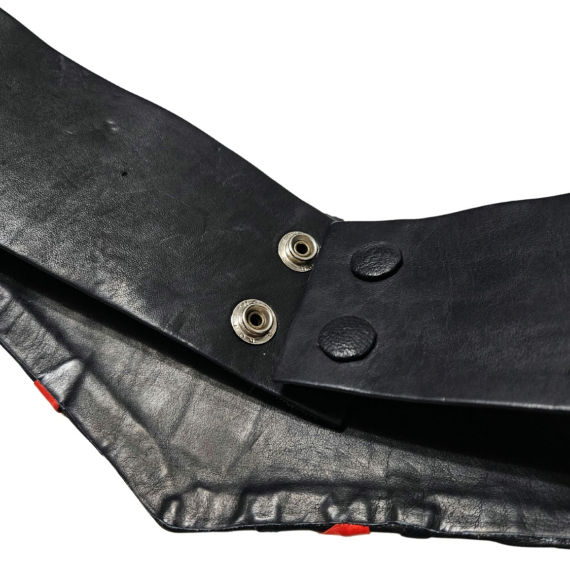 1980s Repoussage Leather Design in Black Red Cinching Belt Size Small [Vintage]
