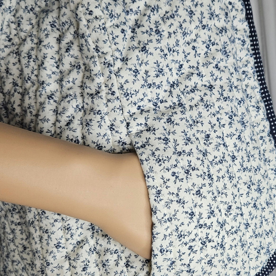 1970s Jessicas Gunnies Blue White Floral Quilted Blazer San Francisco Size Small