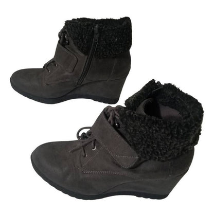 SIMPLY VERA VERA WANG Gray Vegan Faux Fur Fold Over Cuff Booties Size 8.5