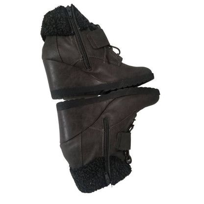 SIMPLY VERA VERA WANG Gray Vegan Faux Fur Fold Over Cuff Booties Size 8.5