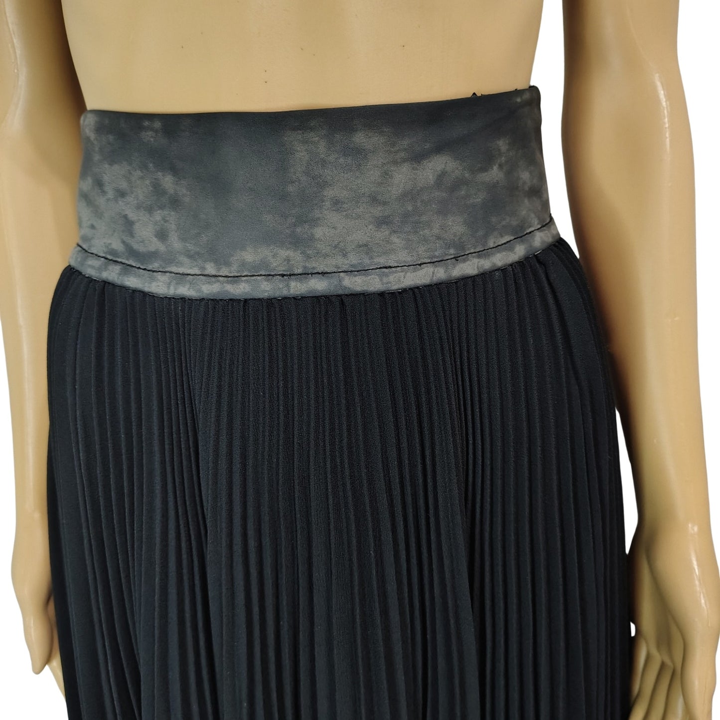Black Gray High Waisted Pleated Ruffle Full Circle Fit & Flare Skirt Size 0