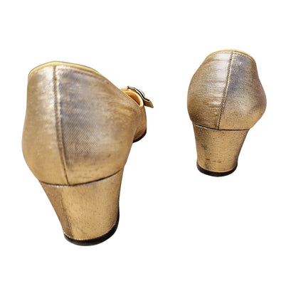 Vintage 1960s Andrew Geller Metallic Gold Bow Heels Round Toe Size 6.5 B / AA [Vintage]