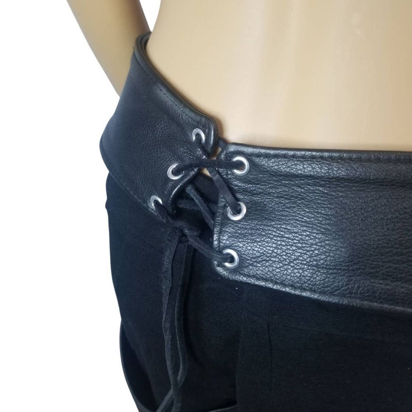 Mens Black Leather Chaps Tie Back Snap Ankle HARLEY DAVIDSON Made USA Size Small [Vintage]