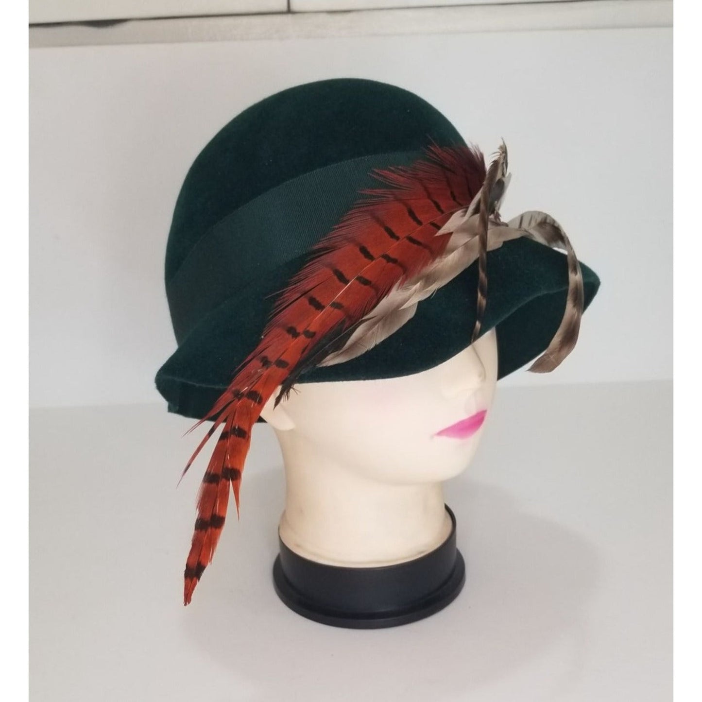 1960s Green Frank Olive Wool Hat Long Feathers Hat Band and Double Bow [VINTAGE]