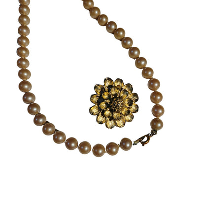 DuBarry Fifth Avenue Scarf Clip Round Flower Vintage Gold Tone Necklace 1.25"