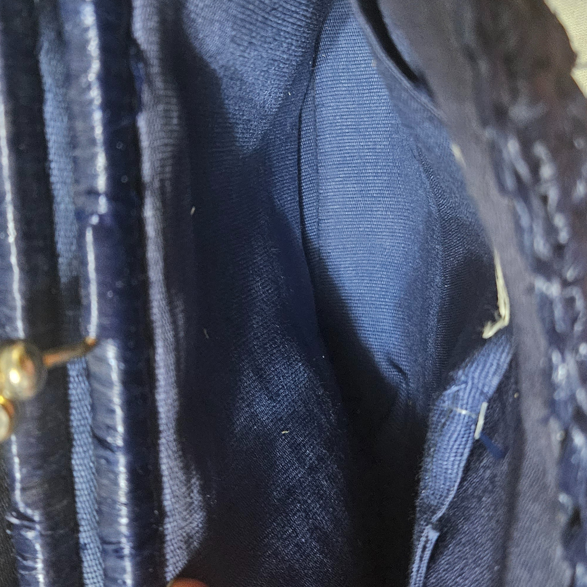 1950s Blue Raffia Woven Top Handle Metal Feet Hand Bag